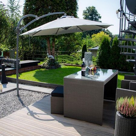 Unterschlupf Radeberg Mit Garten & Whirlpool Dış mekan fotoğraf