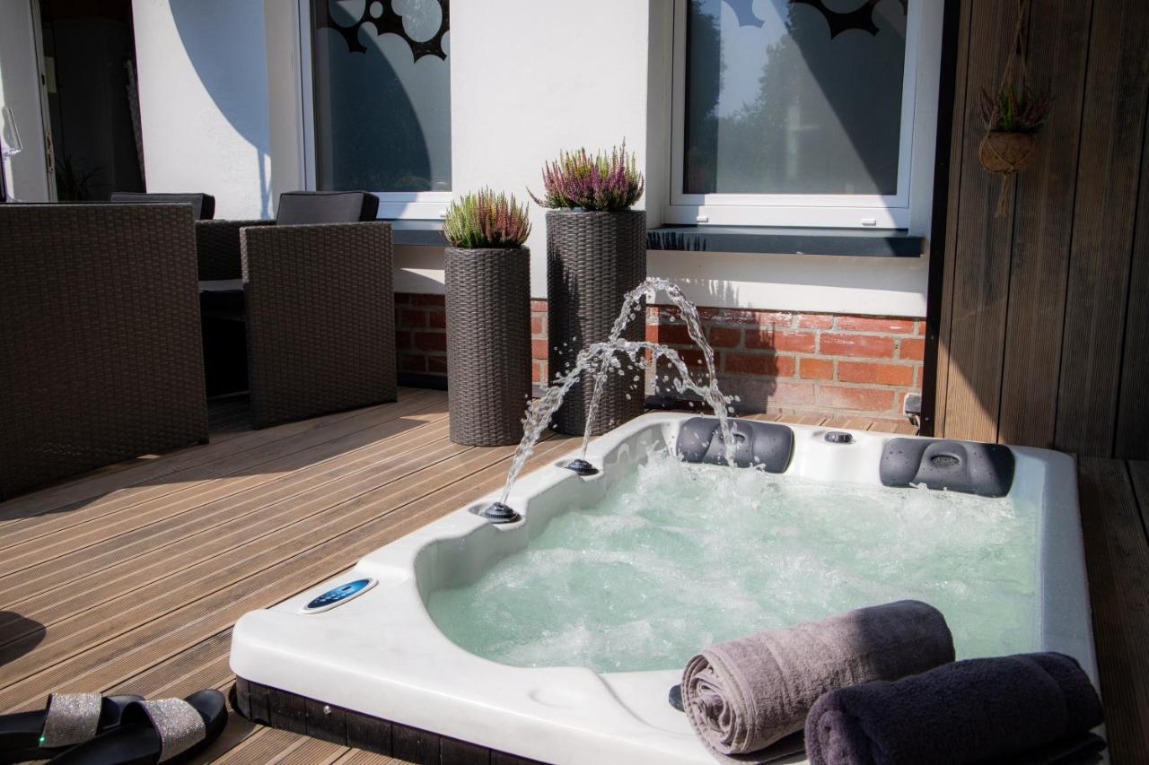 Unterschlupf Radeberg Mit Garten & Whirlpool Dış mekan fotoğraf